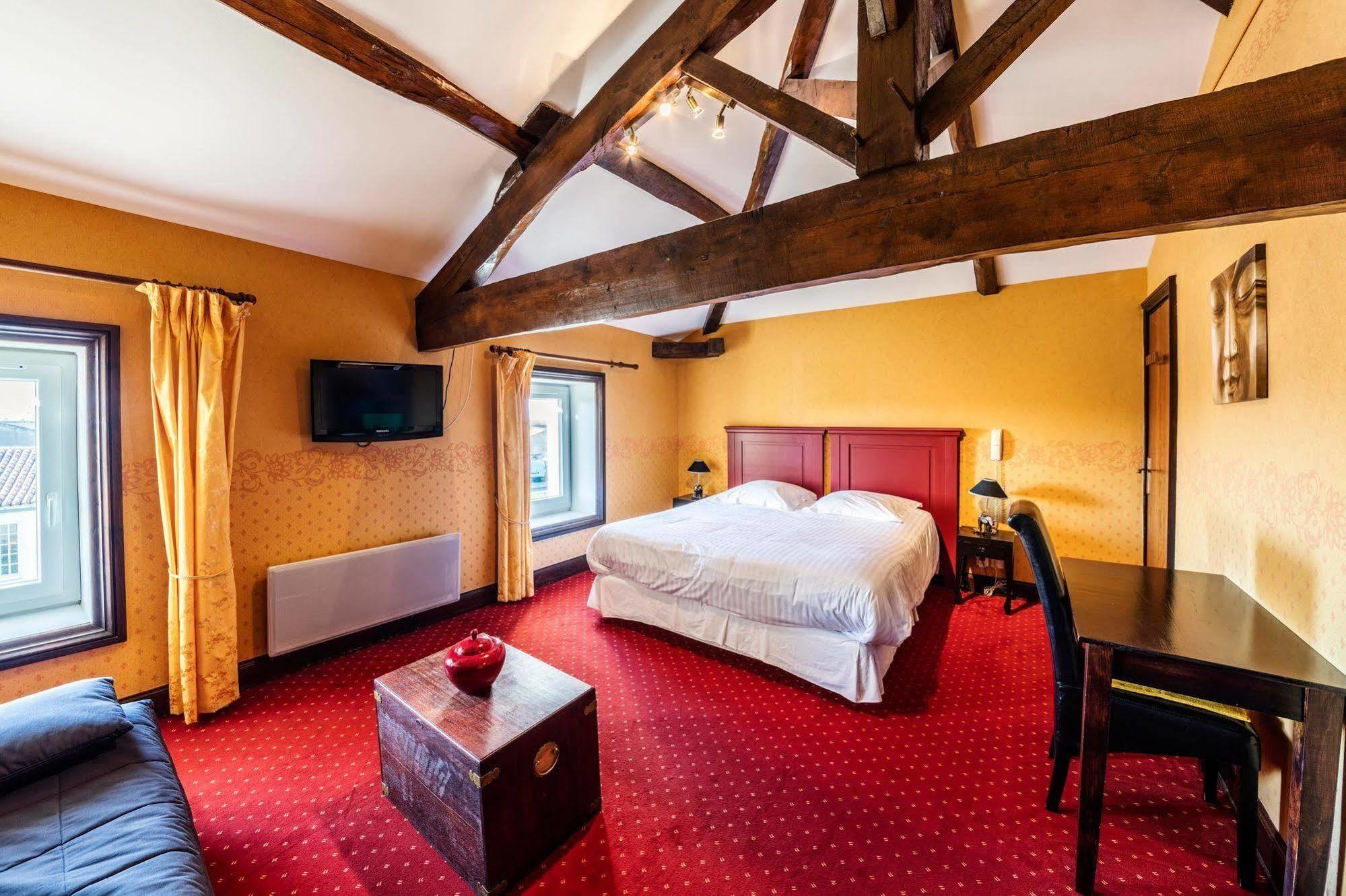 Logis Domaine Du Prieure Hotel Tonnay-Boutonne Exterior photo